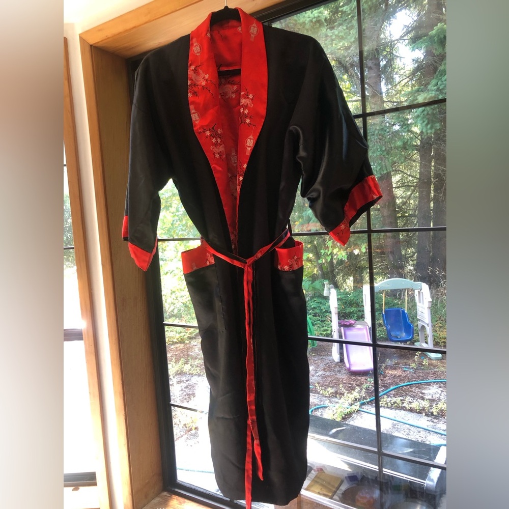 Reversible Silky Black and Red Women's Kimono Robe